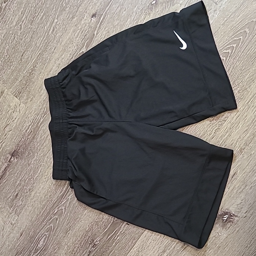 Nike Basketball Black Shorts with Pockets - Size Men's Large